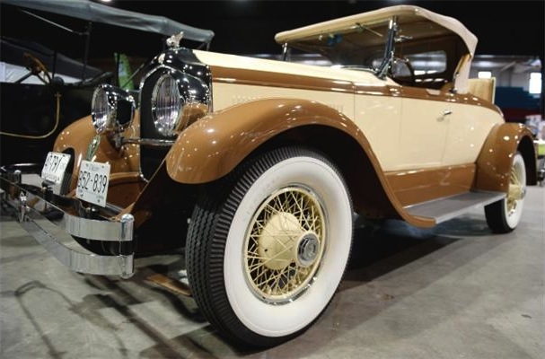 A Chrysler Imperial Roadster figures in the ’20s novel Winner’s Loss.