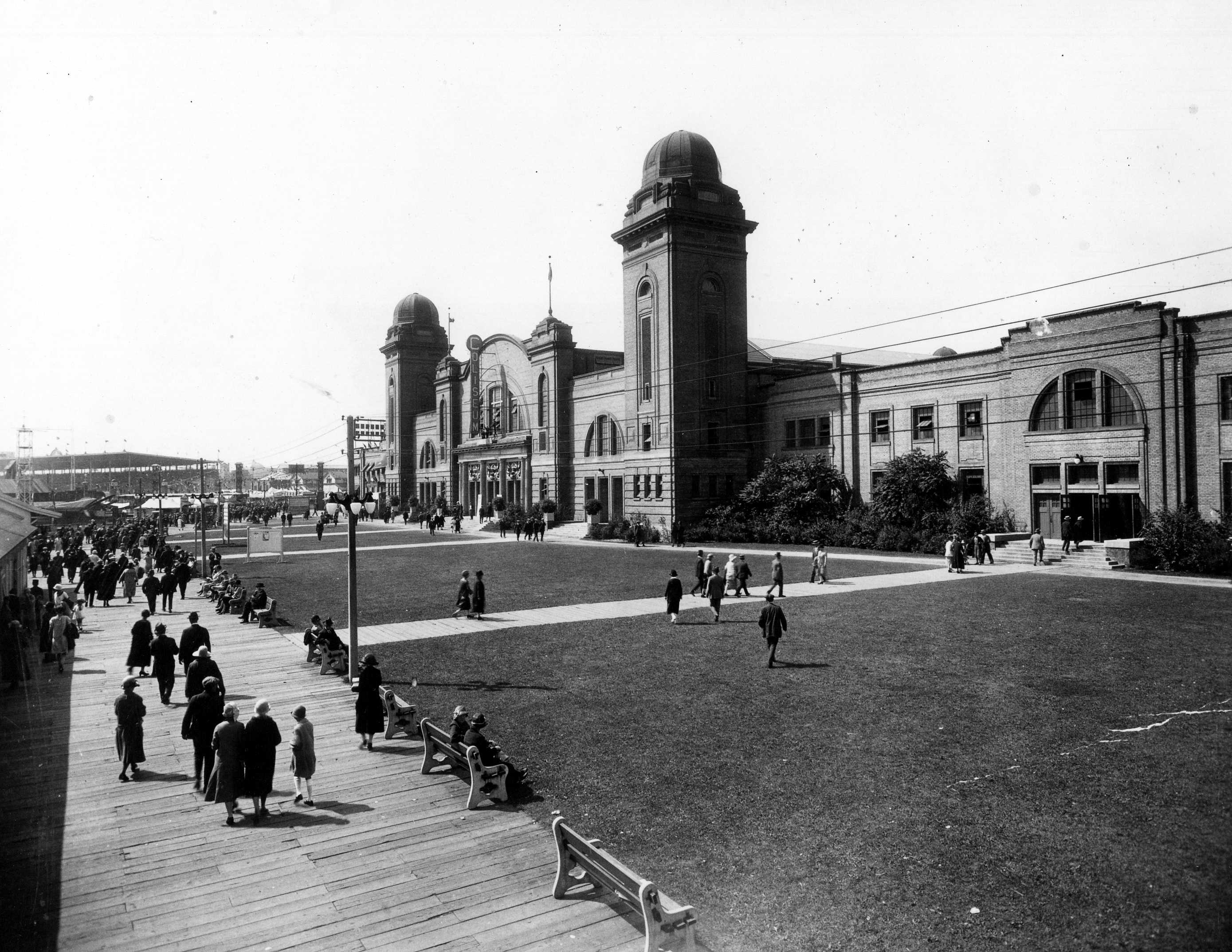 The Coliseum at the Canadian National Exhibition Grounds hosted prize fights during the 1920s.